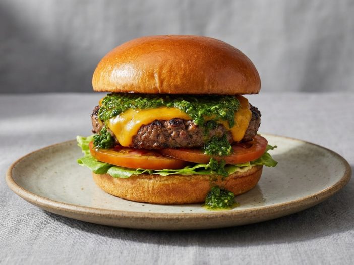 hamburguesa con chimichurri